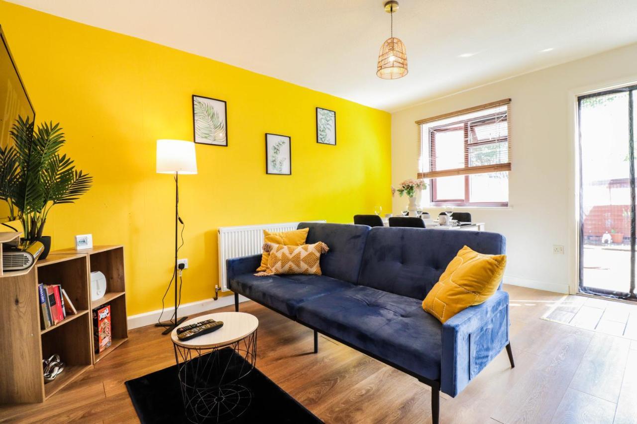 Spacious 1 Bed Flat-Free Parking Hillingdon Esterno foto
